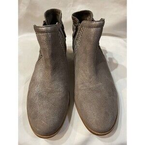 Ladies Vince Camuto Ankle Boots Size 9.5